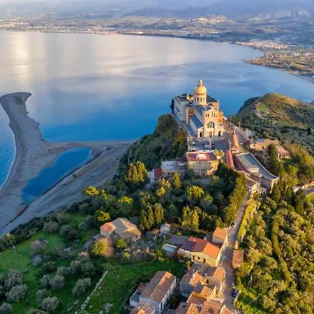 House Le Ancore * Barcellona-Pozzo di Gotto